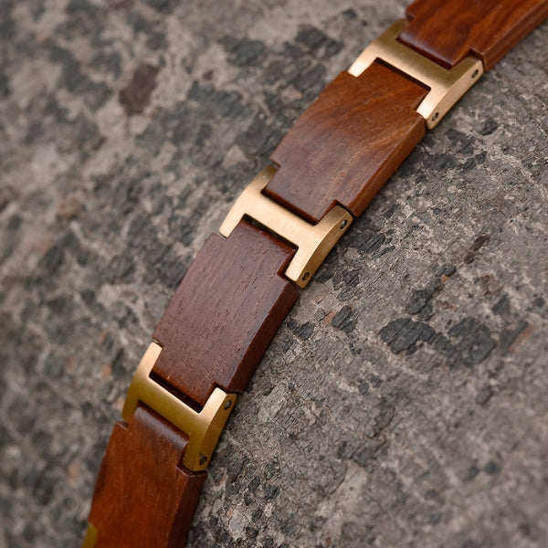 bracelet-brun-pour-homme-en-bois