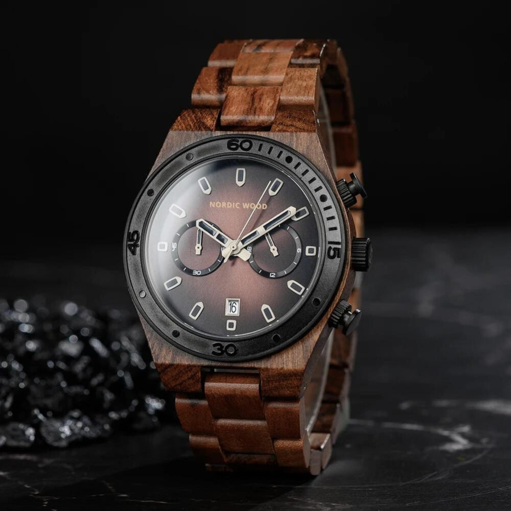 montre-bois-brune-homme